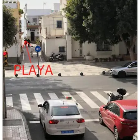 Piso En Pedregalejo A 50m De La Playa.