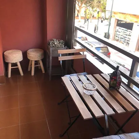 Piso En Pedregalejo A 50m De La Playa. *