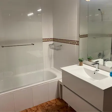Apartment Piso En Pedregalejo A 50m De La Playa. *