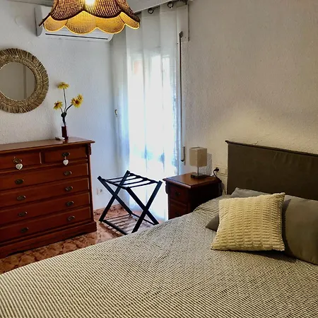 Piso En Pedregalejo A 50m De La Playa. Apartament